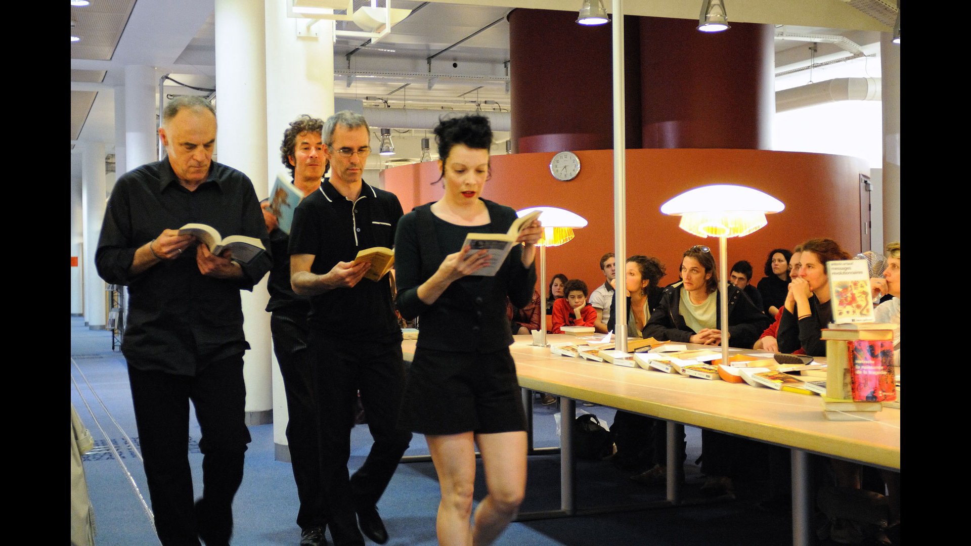 Sextet mouvementé pour salle de lecture © Marie Accomiato
